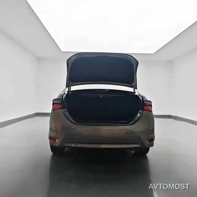 Toyota Corolla Twin Engine E+ 2020 1.8L E-CVT Comfort Edition — фото 16