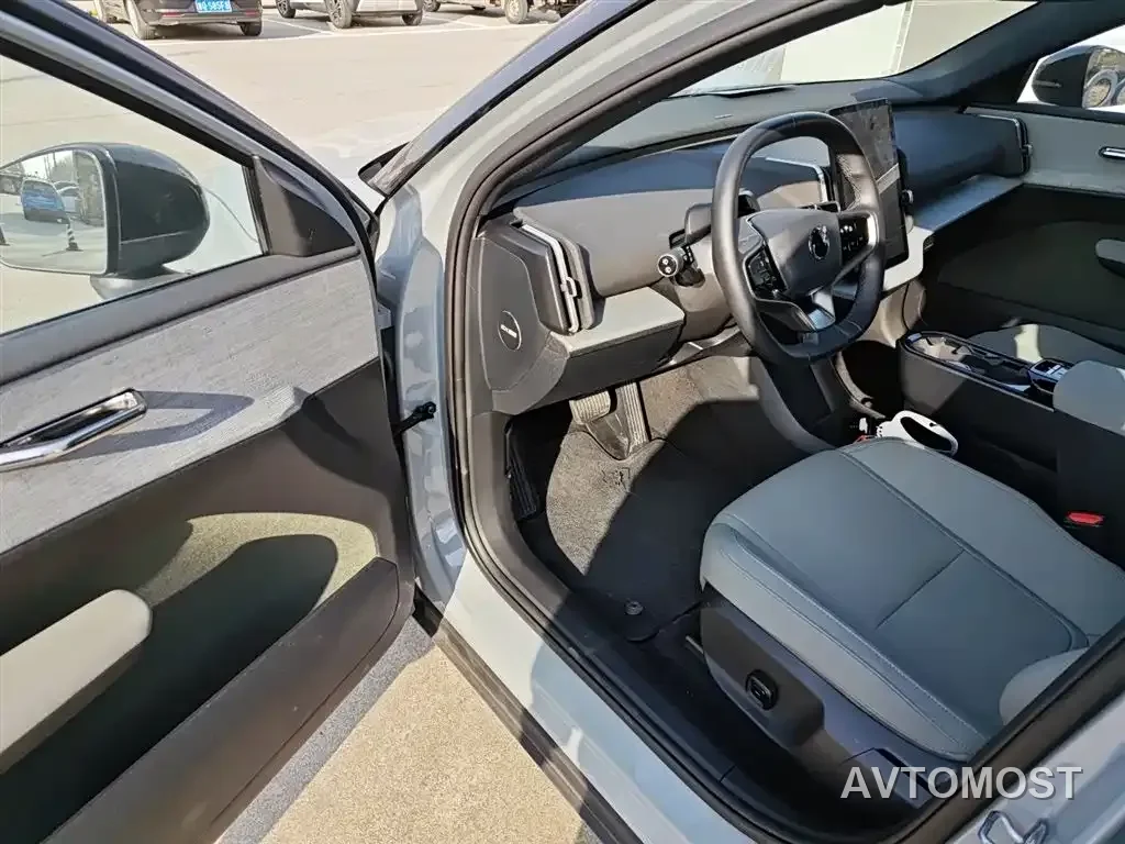 Volvo EX30 2025 RWD Long Range Ultra — фото 10