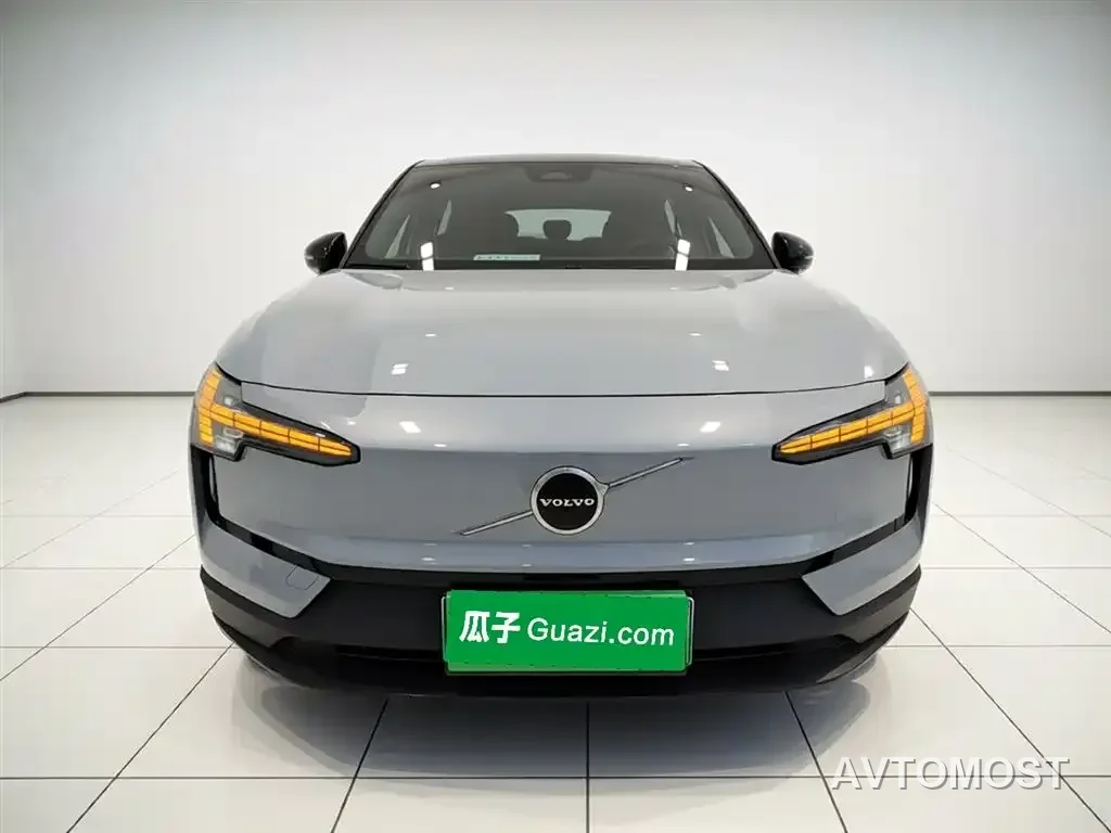 Volvo EX30 2025 RWD Long Range Ultra — фото 16