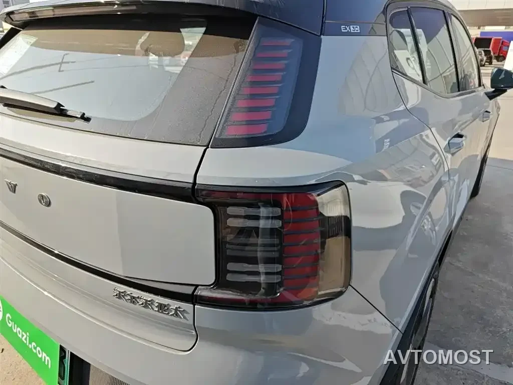 Volvo EX30 2025 RWD Long Range Ultra — фото 21