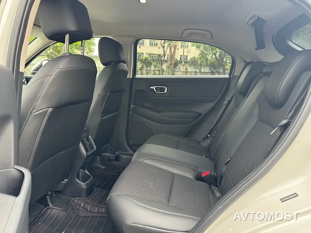 Honda Vezel 2025 1.5L CVT Comfort Edition — фото 8