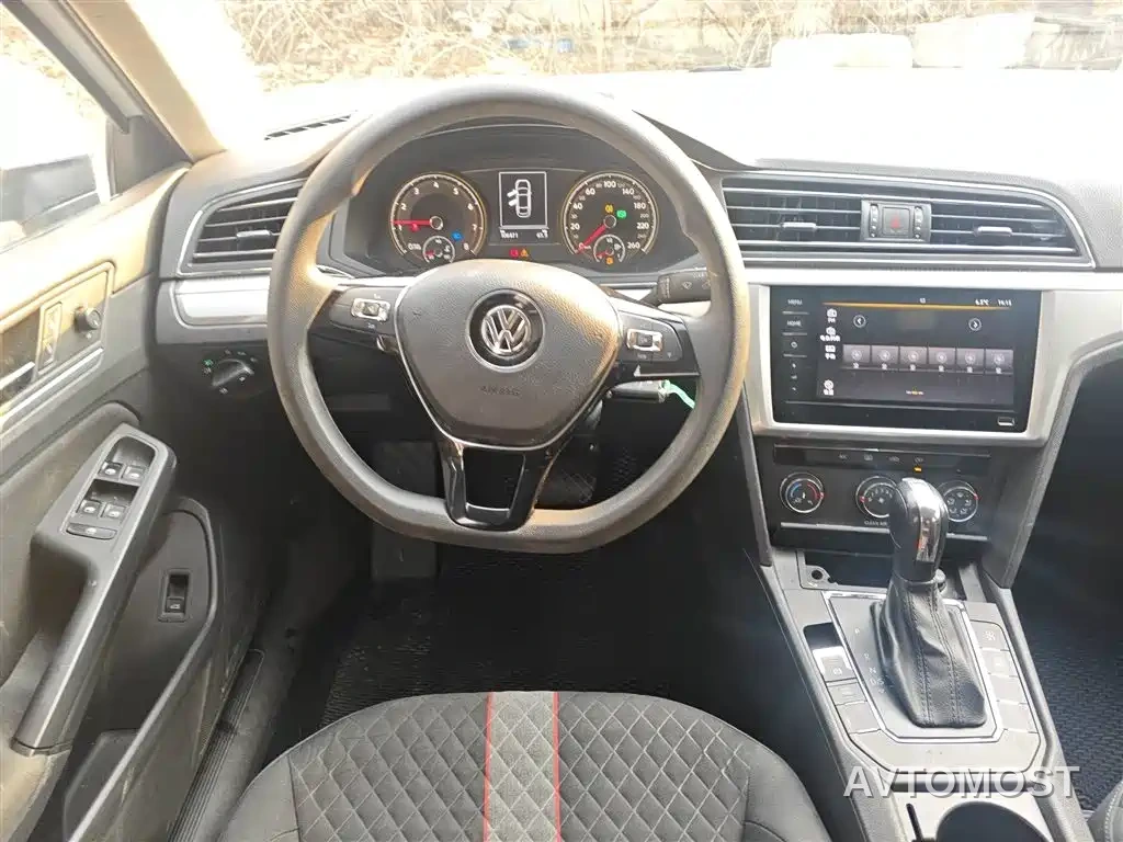 Volkswagen Lamando 2021 230TSI DSG Fashion Edition — фото 1