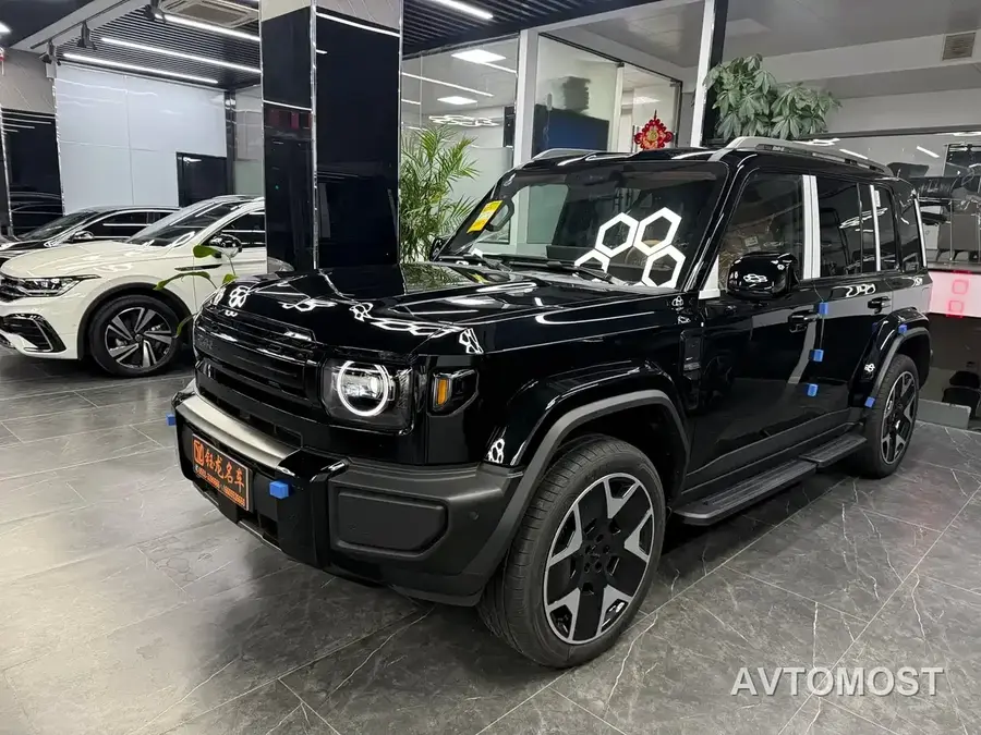 iCAR V27 2026 200KM AWD Falcon 500