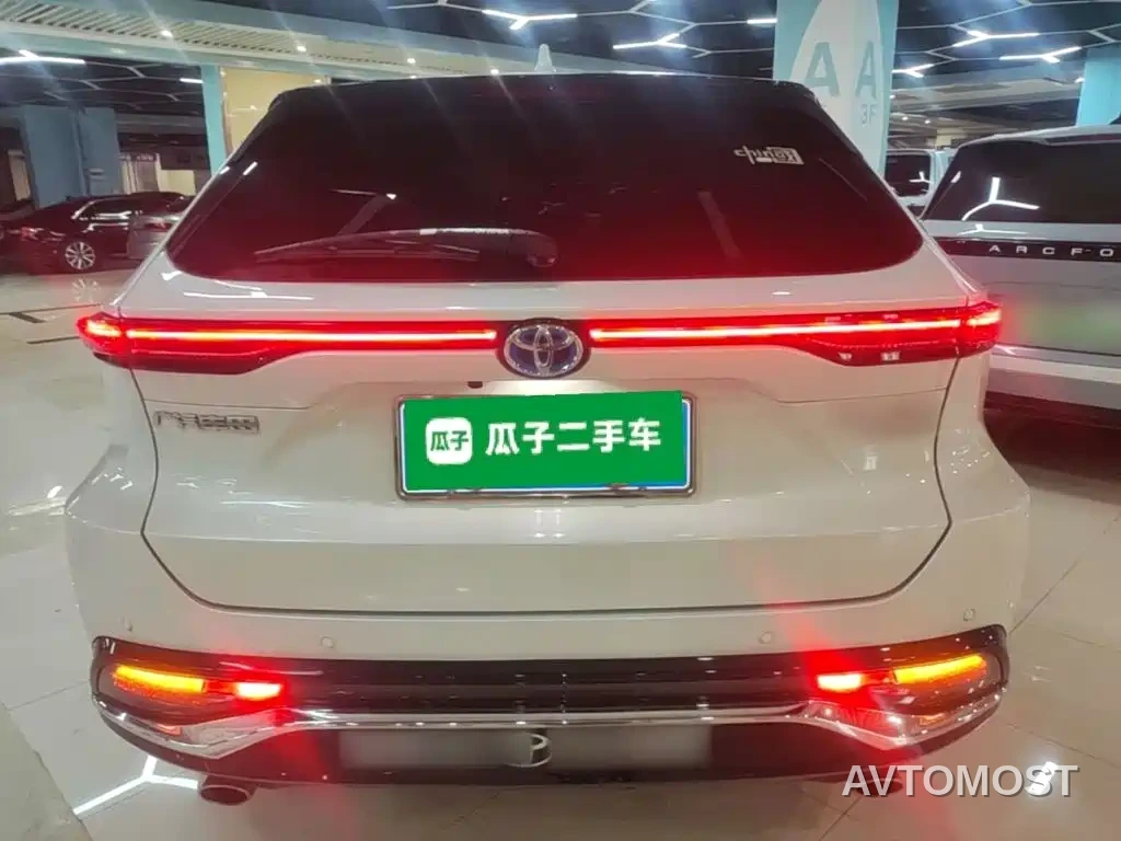 Toyota Venza 2022 Dual Engine 2.5L CVT 2WD Premium — фото 4