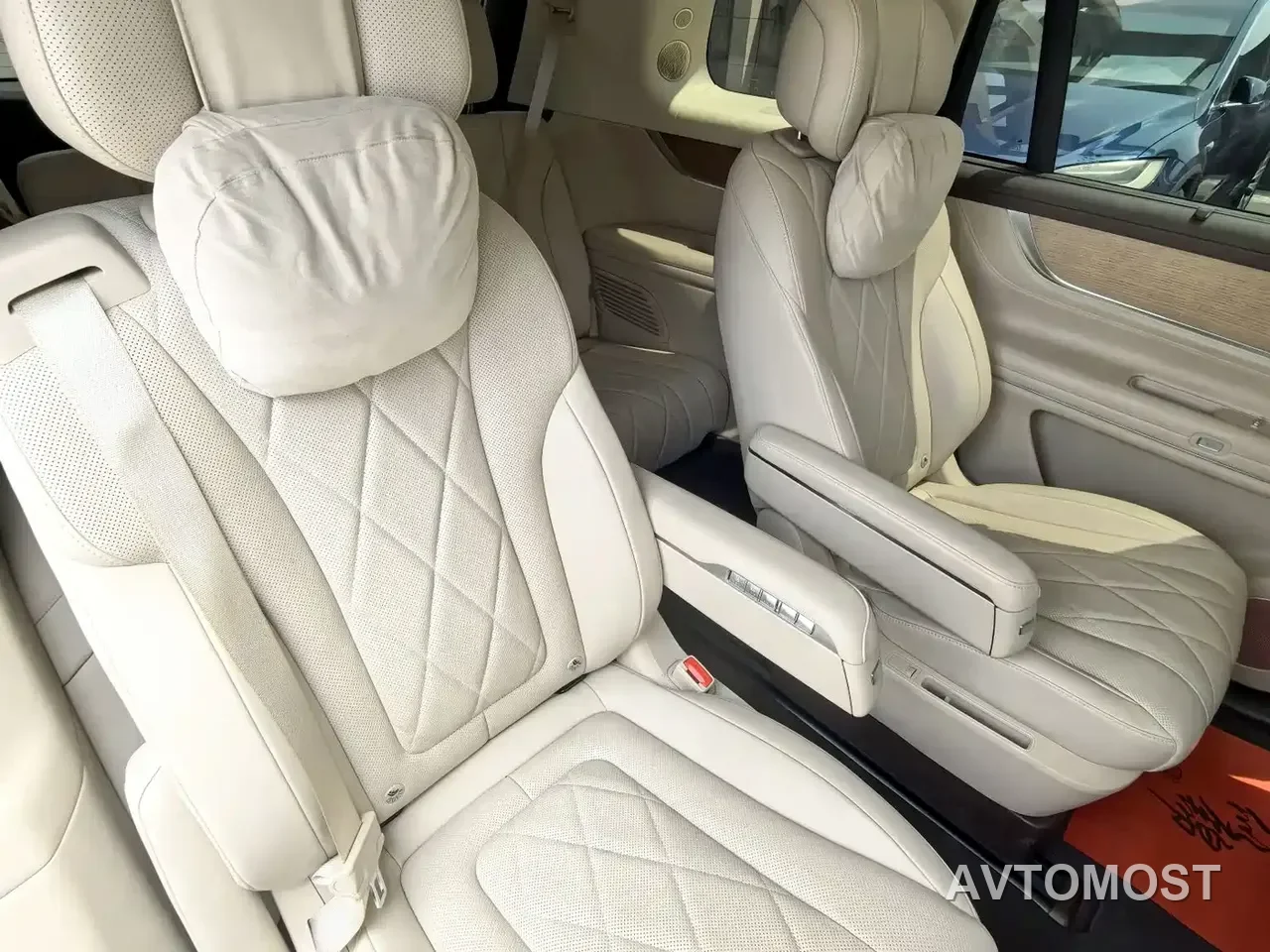 AITO M9 2024 Extended Range Ultra 42kWh 6-Seater — фото 13
