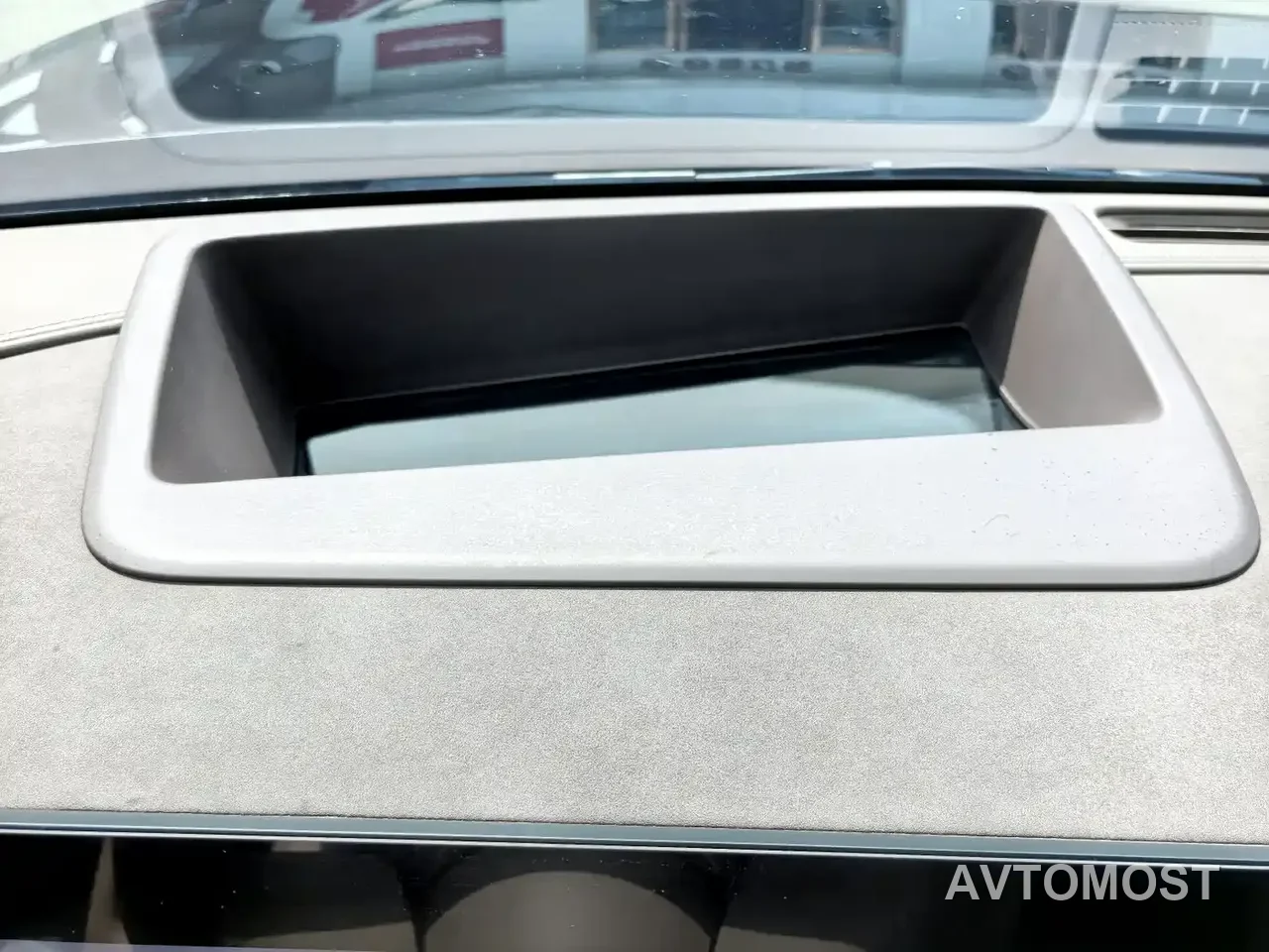 AITO M9 2024 Extended Range Ultra 42kWh 6-Seater — фото 18
