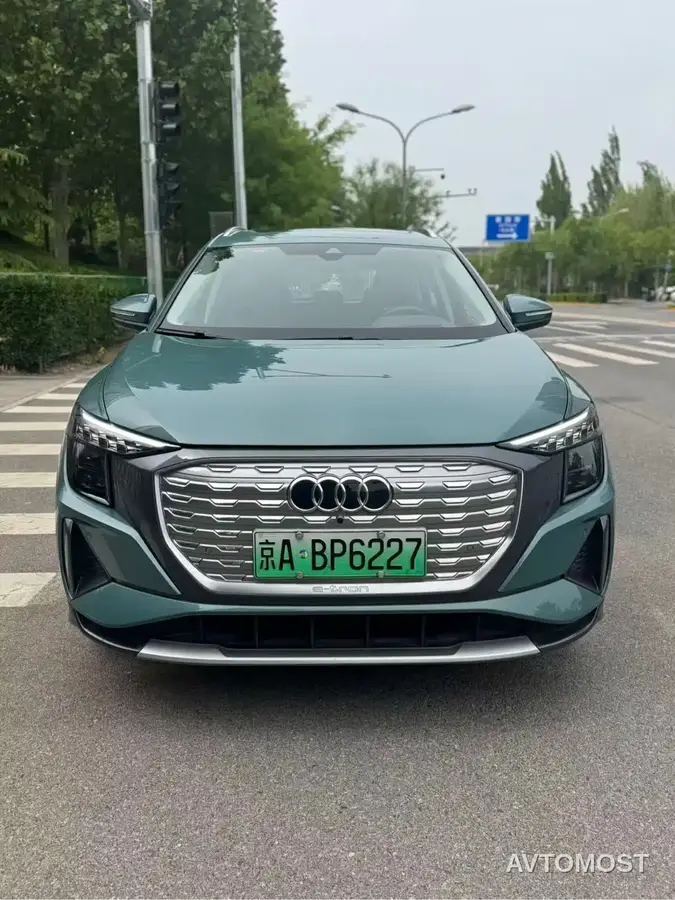 Audi Q5 e-tron 2023 40 e-tron Starlight Edition Brocade Package