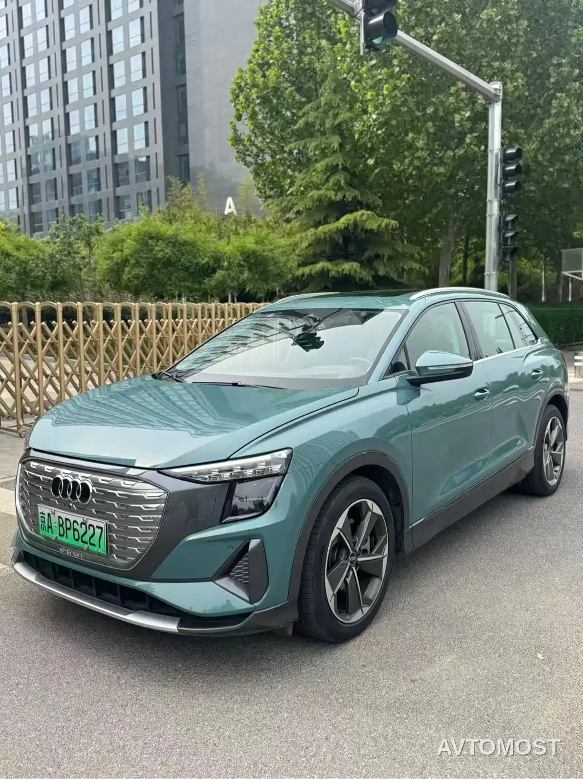 Audi Q5 e-tron 2023 40 e-tron Starlight Edition Brocade Package — фото 2