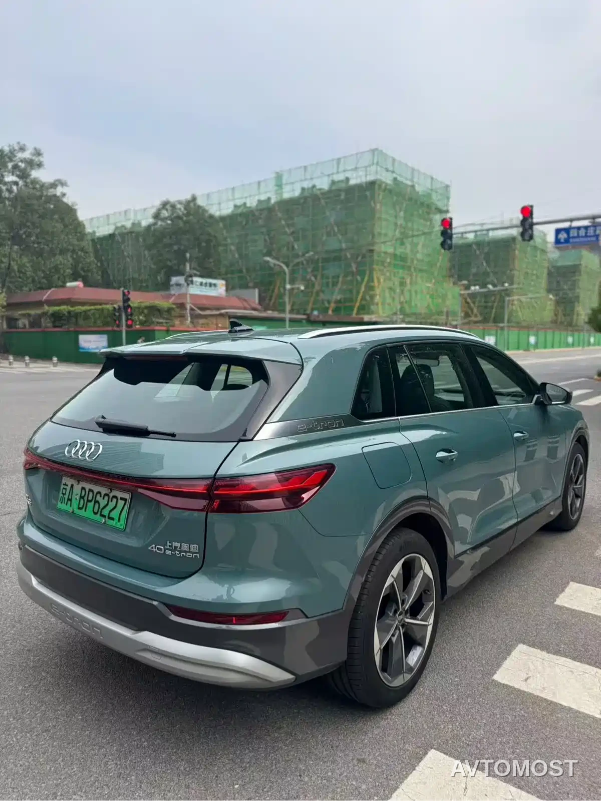 Audi Q5 e-tron 2023 40 e-tron Starlight Edition Brocade Package — фото 4