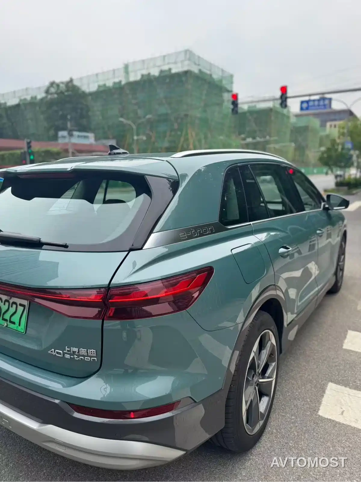 Audi Q5 e-tron 2023 40 e-tron Starlight Edition Brocade Package — фото 8