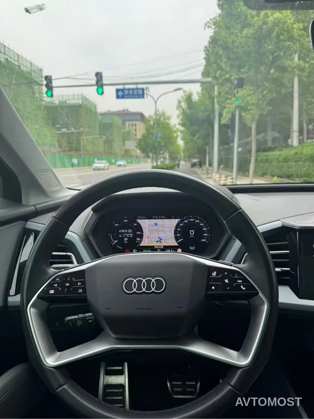 Audi Q5 e-tron 2023 40 e-tron Starlight Edition Brocade Package — фото 11
