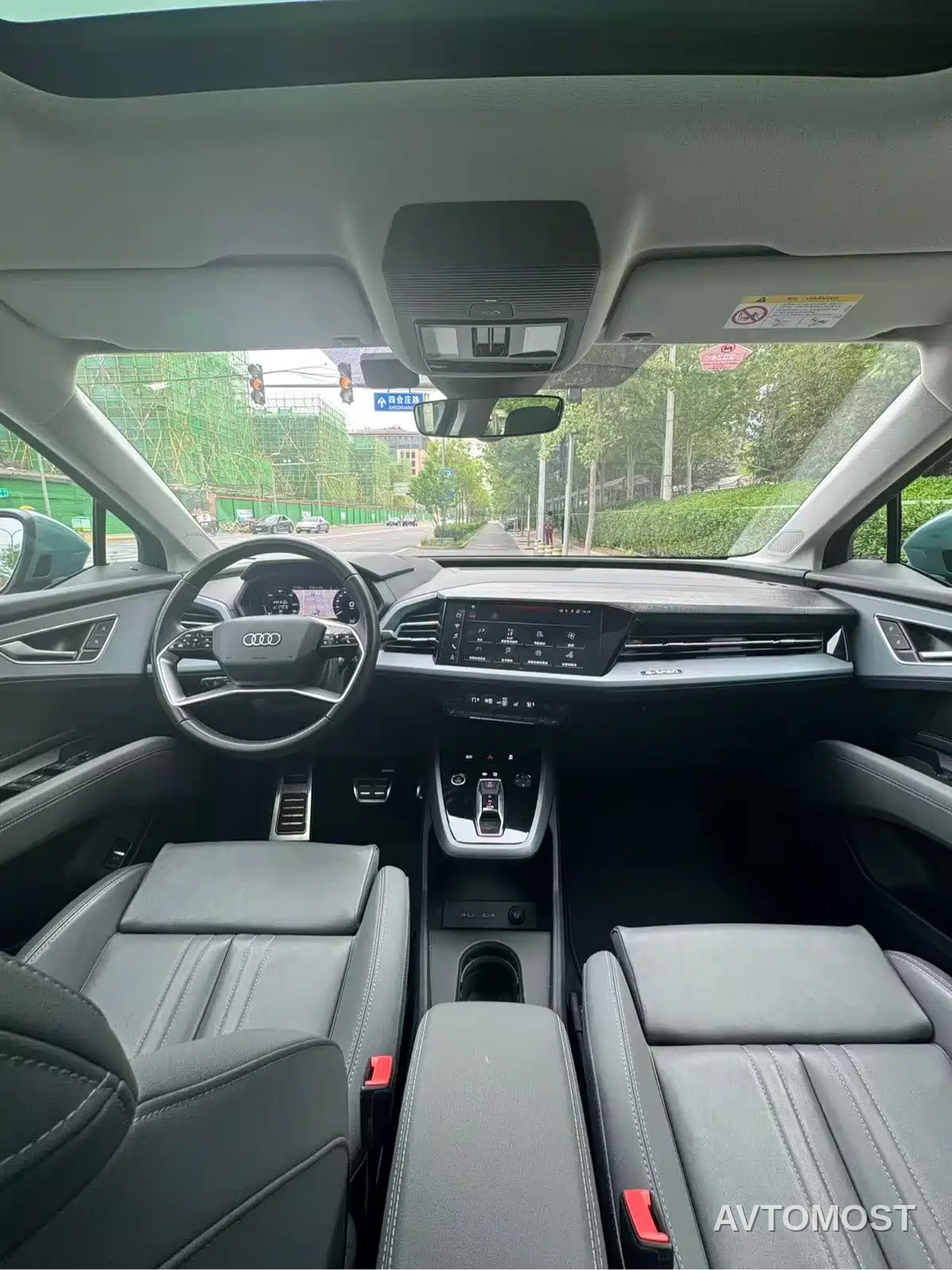 Audi Q5 e-tron 2023 40 e-tron Starlight Edition Brocade Package — фото 12