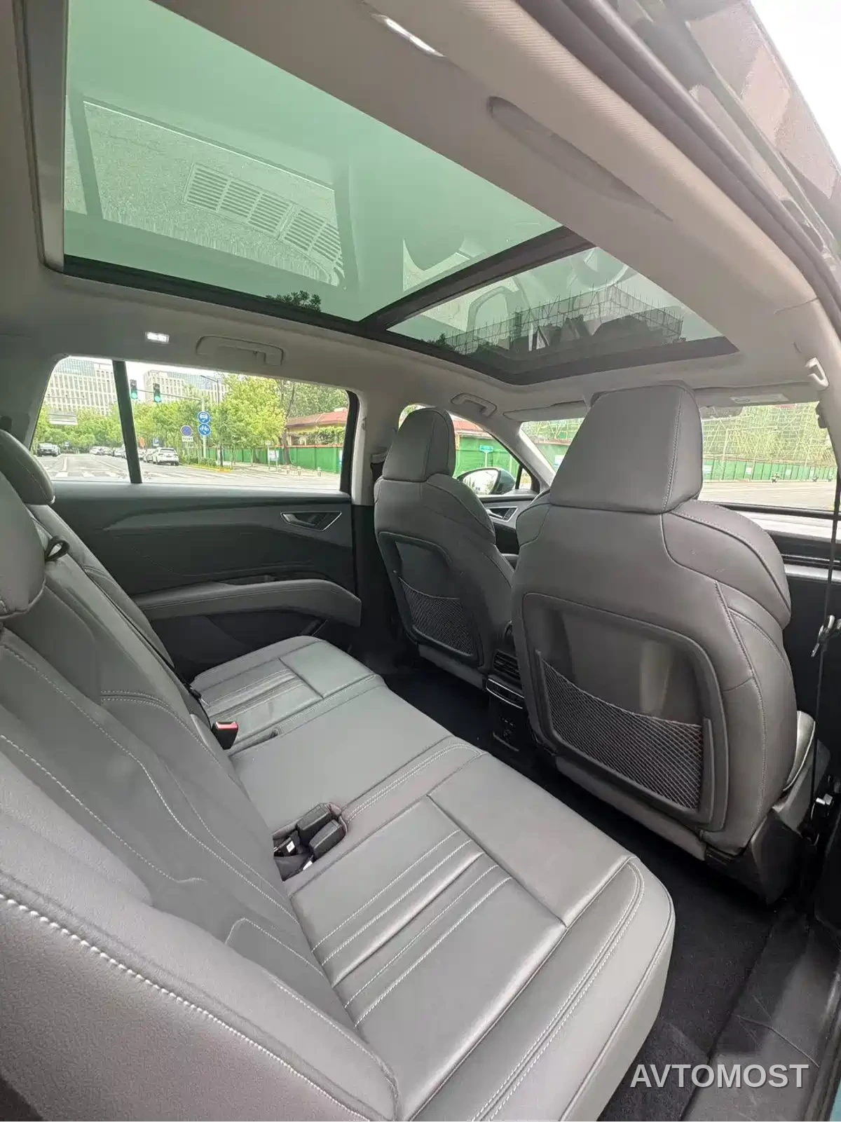 Audi Q5 e-tron 2023 40 e-tron Starlight Edition Brocade Package — фото 21