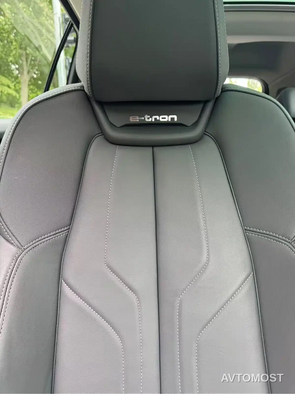 Audi Q5 e-tron 2023 40 e-tron Starlight Edition Brocade Package — фото 22