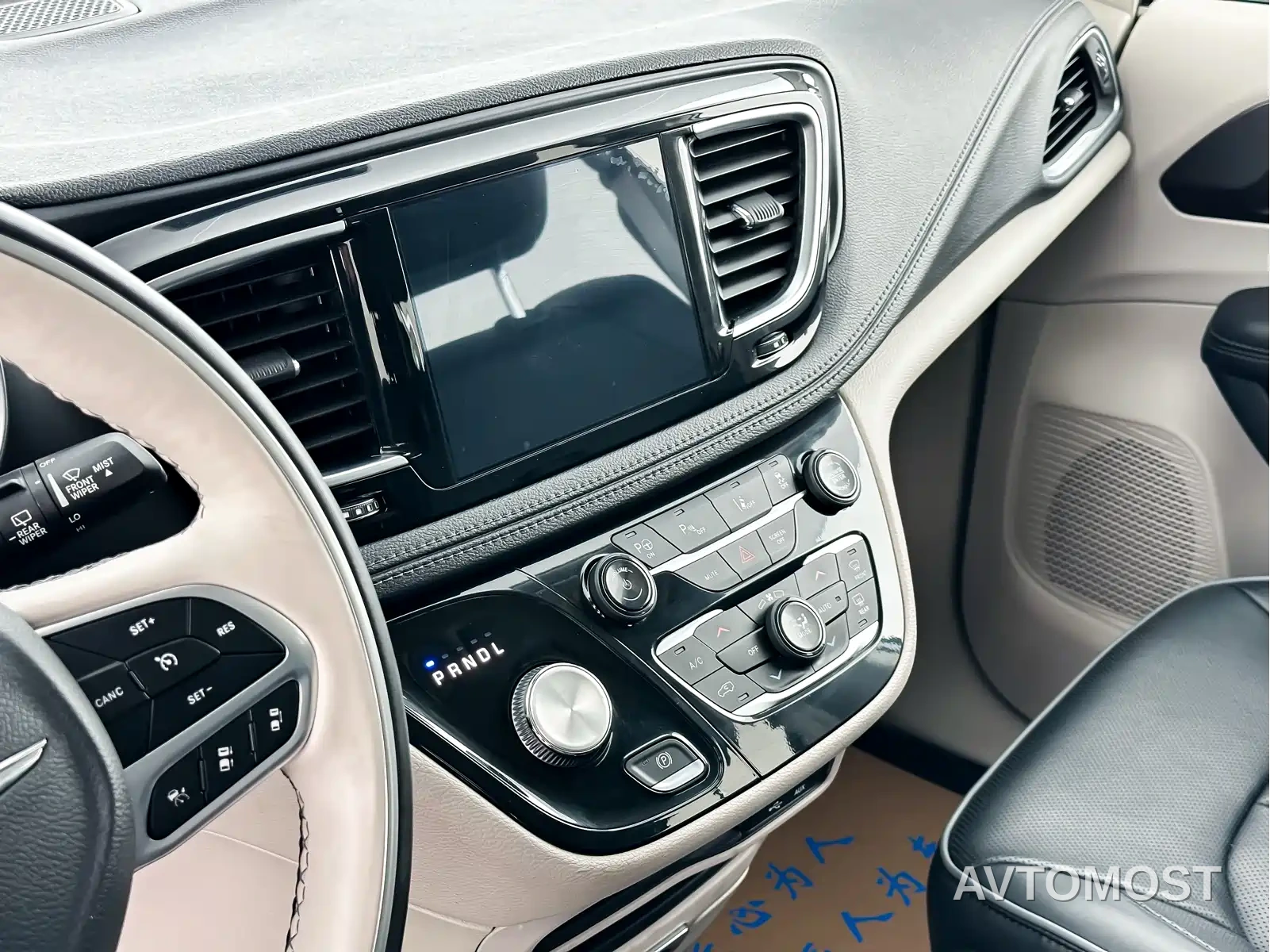 Chrysler Grand Caravan PHEV (Import) 2019 3.6L Plug-in Hybrid — фото 7