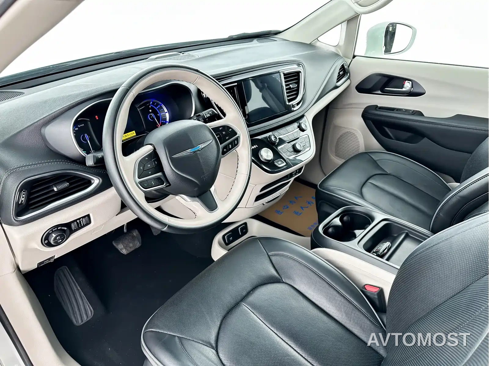 Chrysler Grand Caravan PHEV (Import) 2019 3.6L Plug-in Hybrid — фото 8