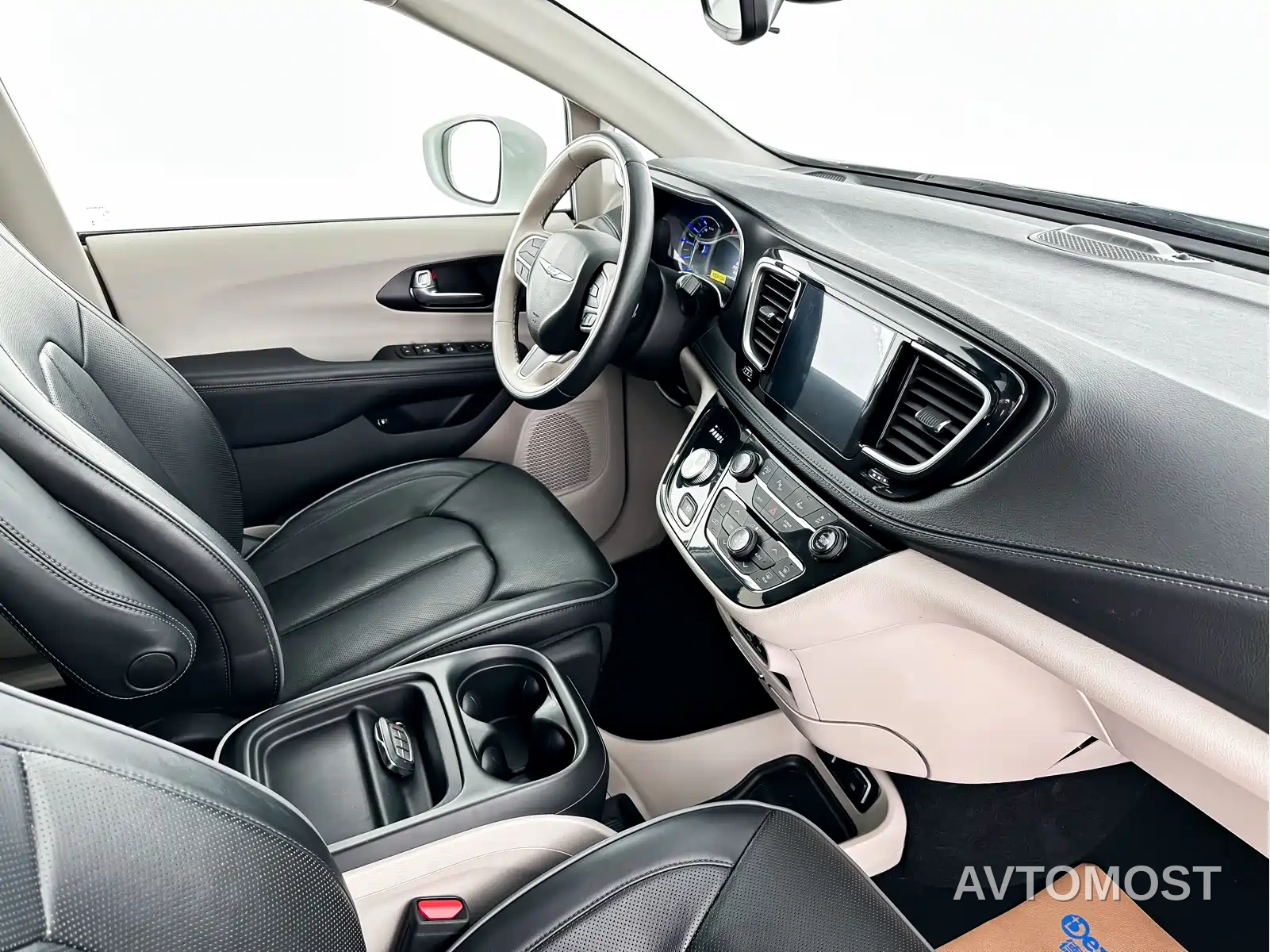 Chrysler Grand Caravan PHEV (Import) 2019 3.6L Plug-in Hybrid — фото 15