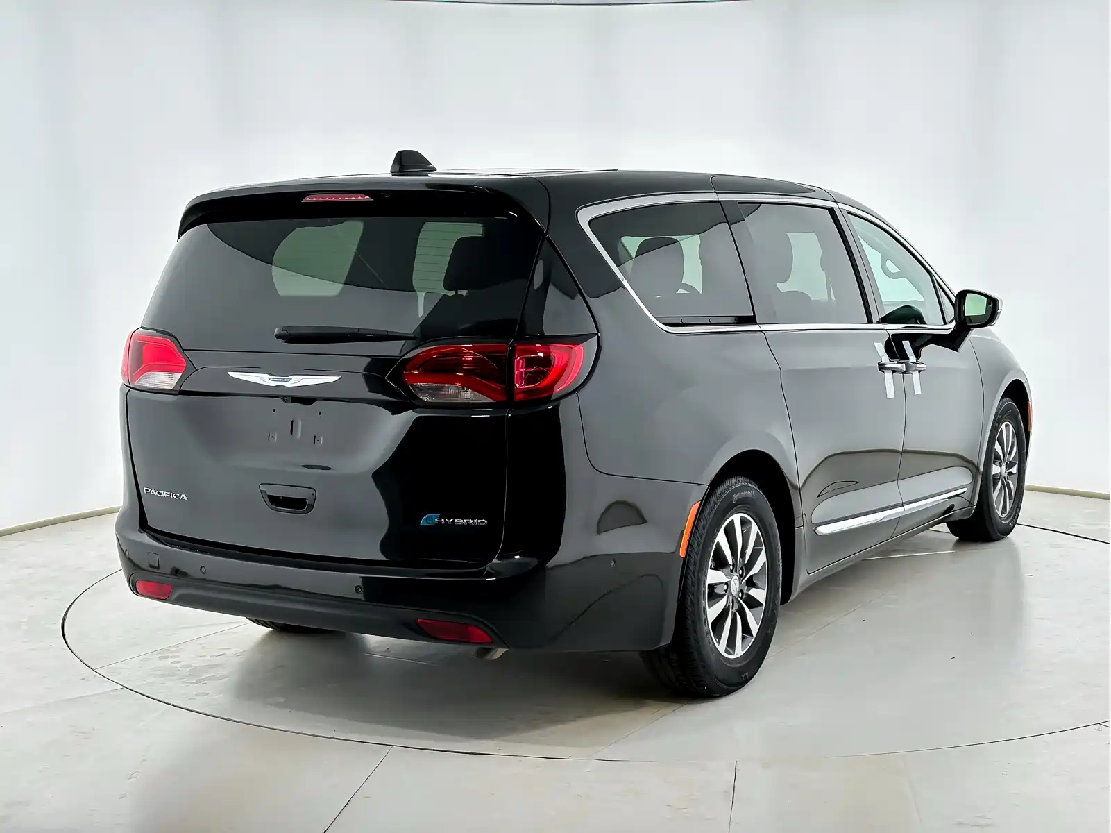 Chrysler Grand Caravan PHEV (Import) 2019 3.6L Plug-in Hybrid — фото 3
