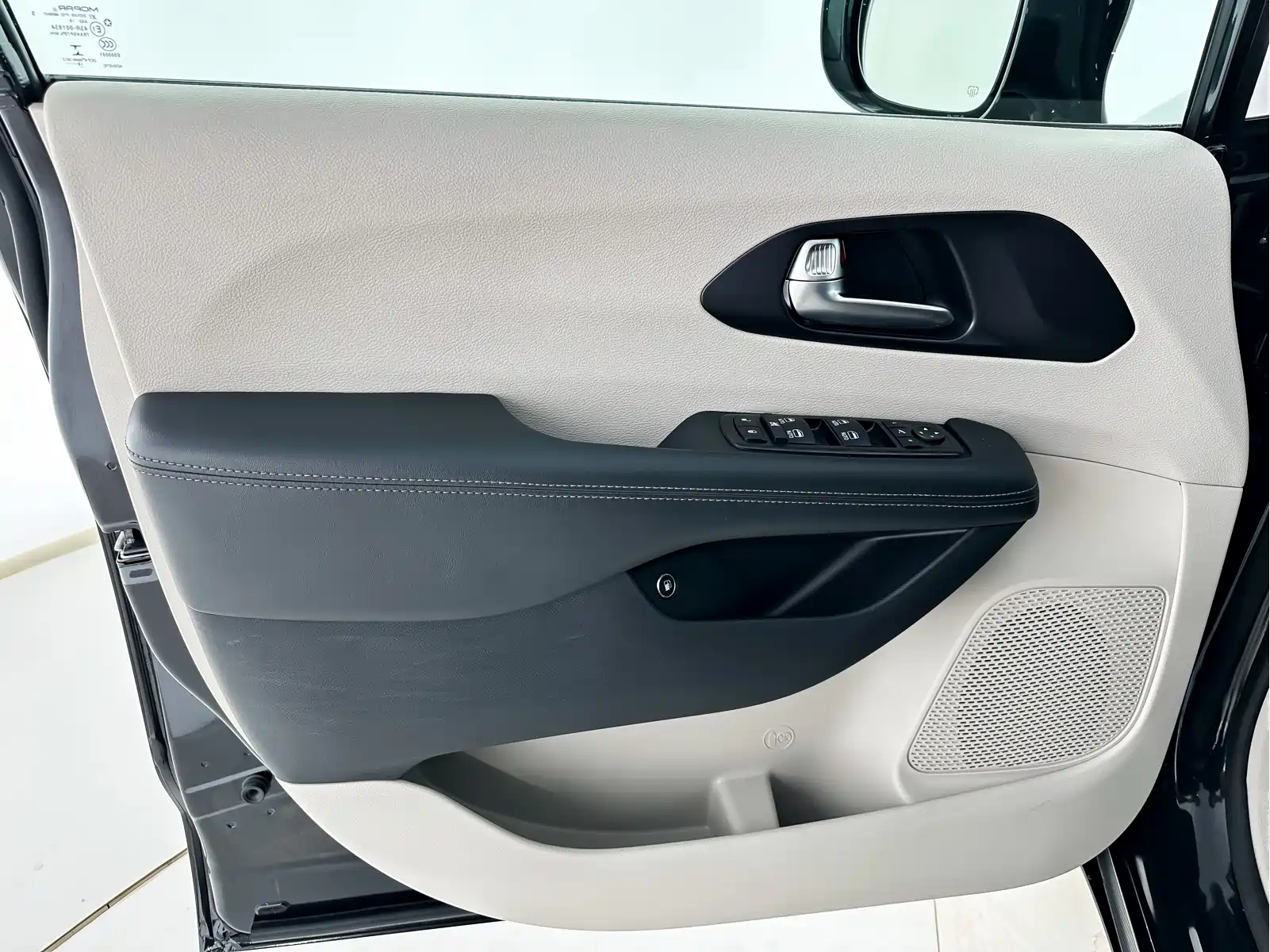Chrysler Grand Caravan PHEV (Import) 2019 3.6L Plug-in Hybrid — фото 7