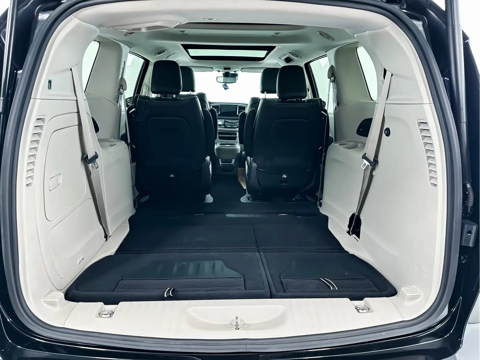 Chrysler Grand Caravan PHEV (Import) 2019 3.6L Plug-in Hybrid — фото 12