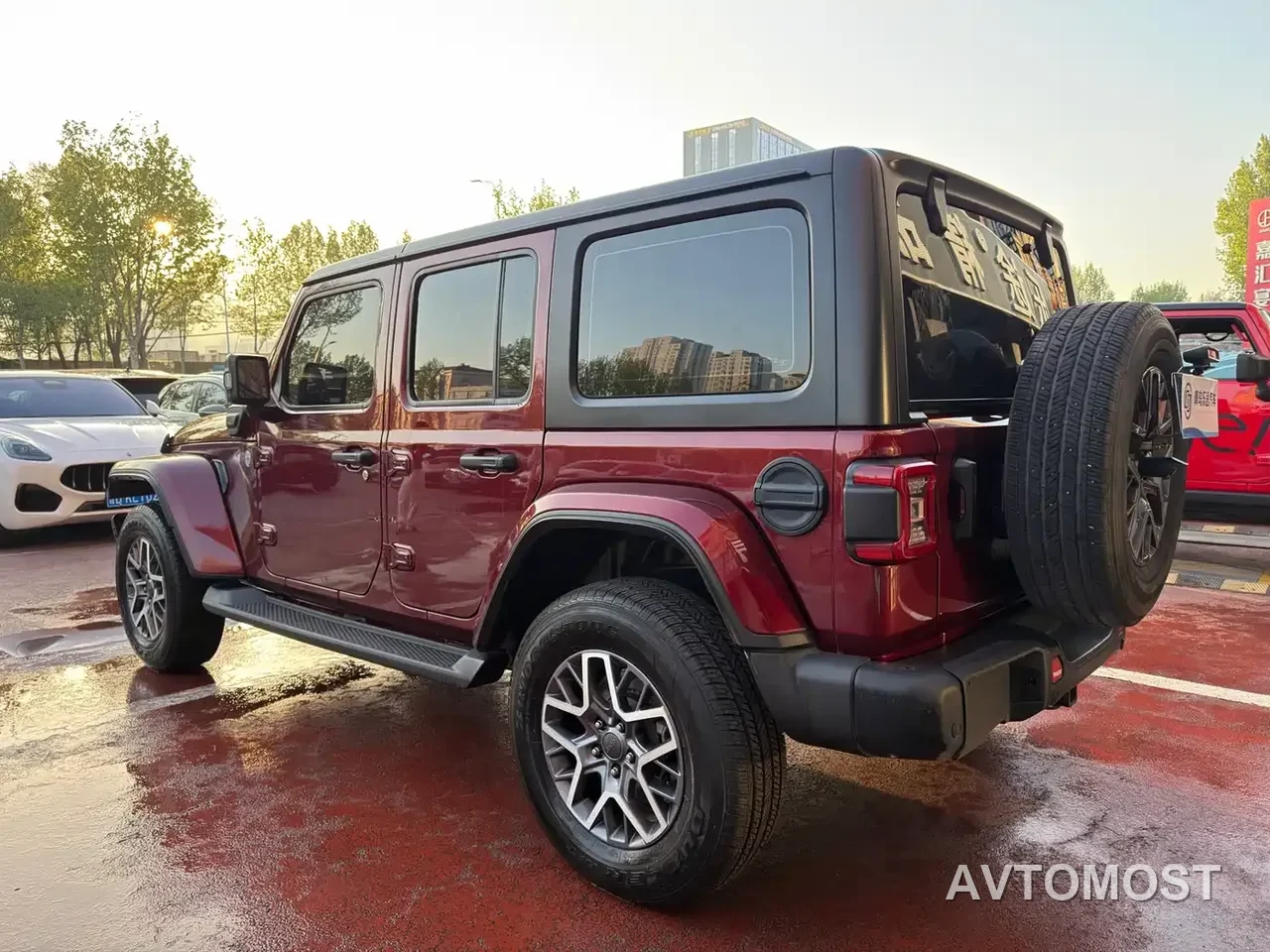 Jeep Wrangler 4xe 2021 4-Door 2.0T 4xe Sahara Launch Edition — фото 3