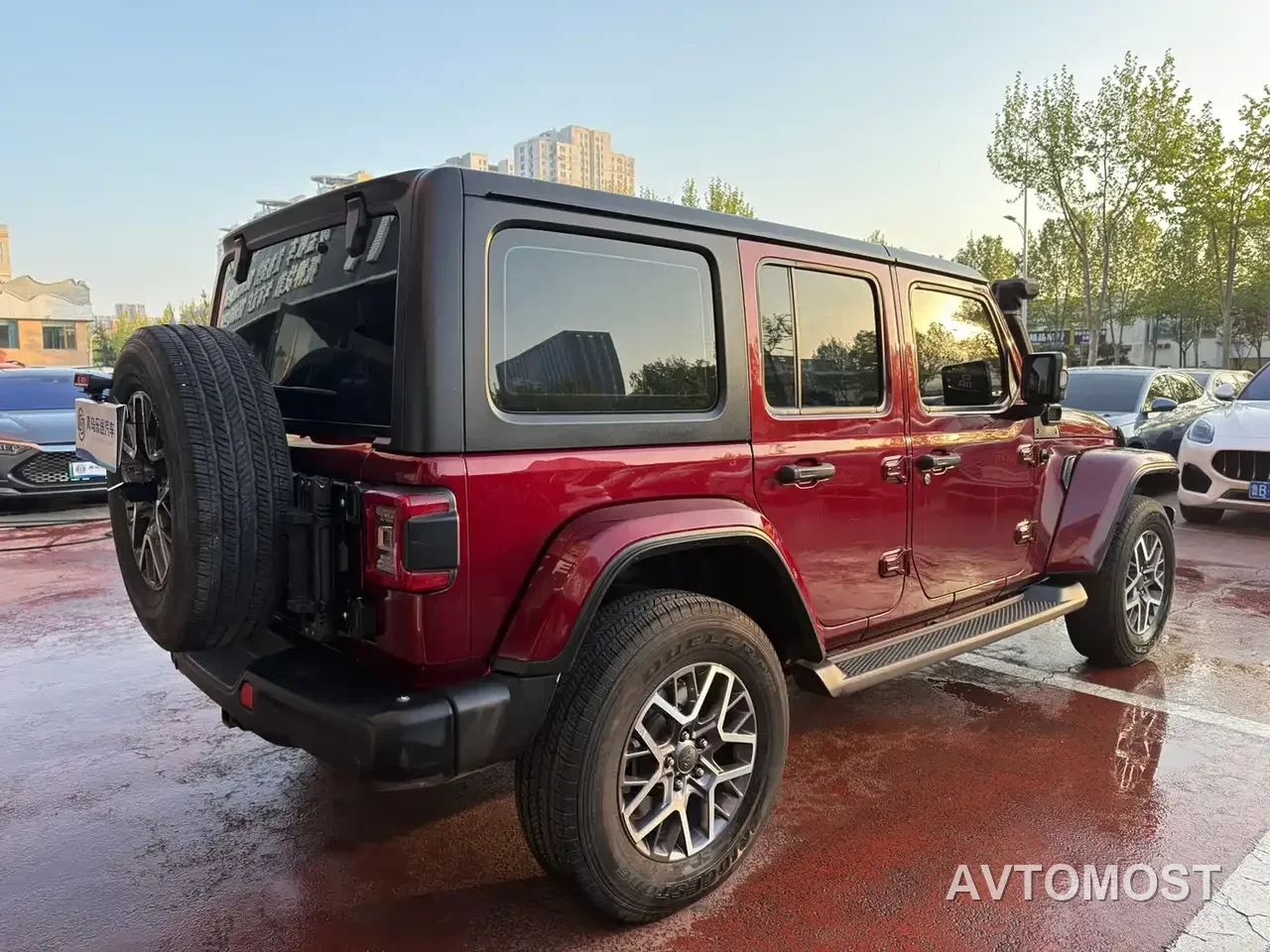 Jeep Wrangler 4xe 2021 4-Door 2.0T 4xe Sahara Launch Edition — фото 7