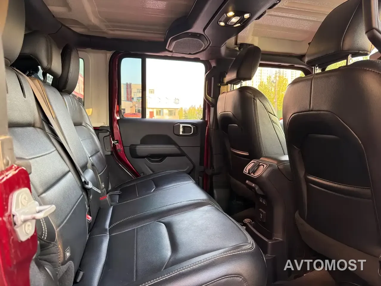 Jeep Wrangler 4xe 2021 4-Door 2.0T 4xe Sahara Launch Edition — фото 13