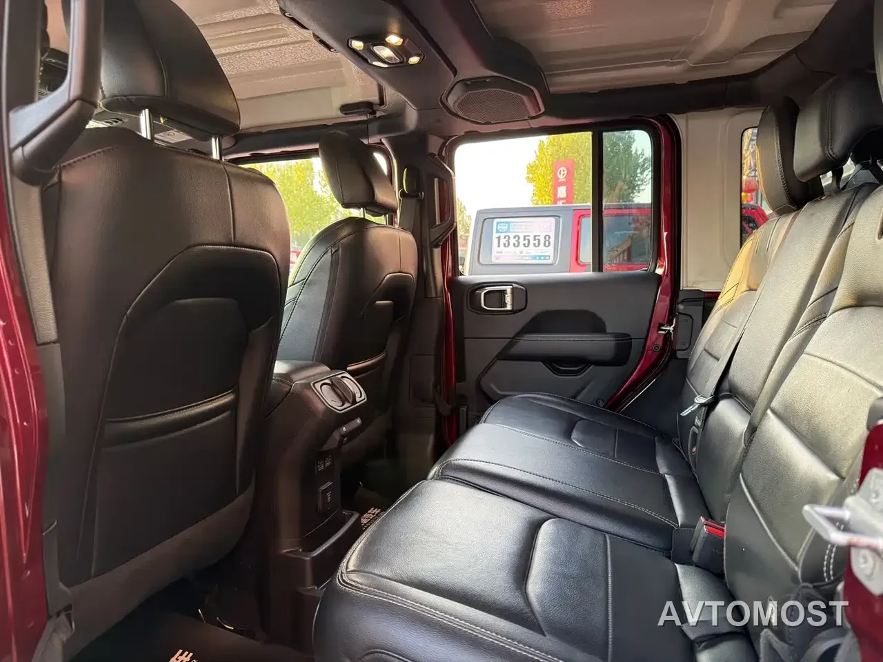 Jeep Wrangler 4xe 2021 4-Door 2.0T 4xe Sahara Launch Edition — фото 11