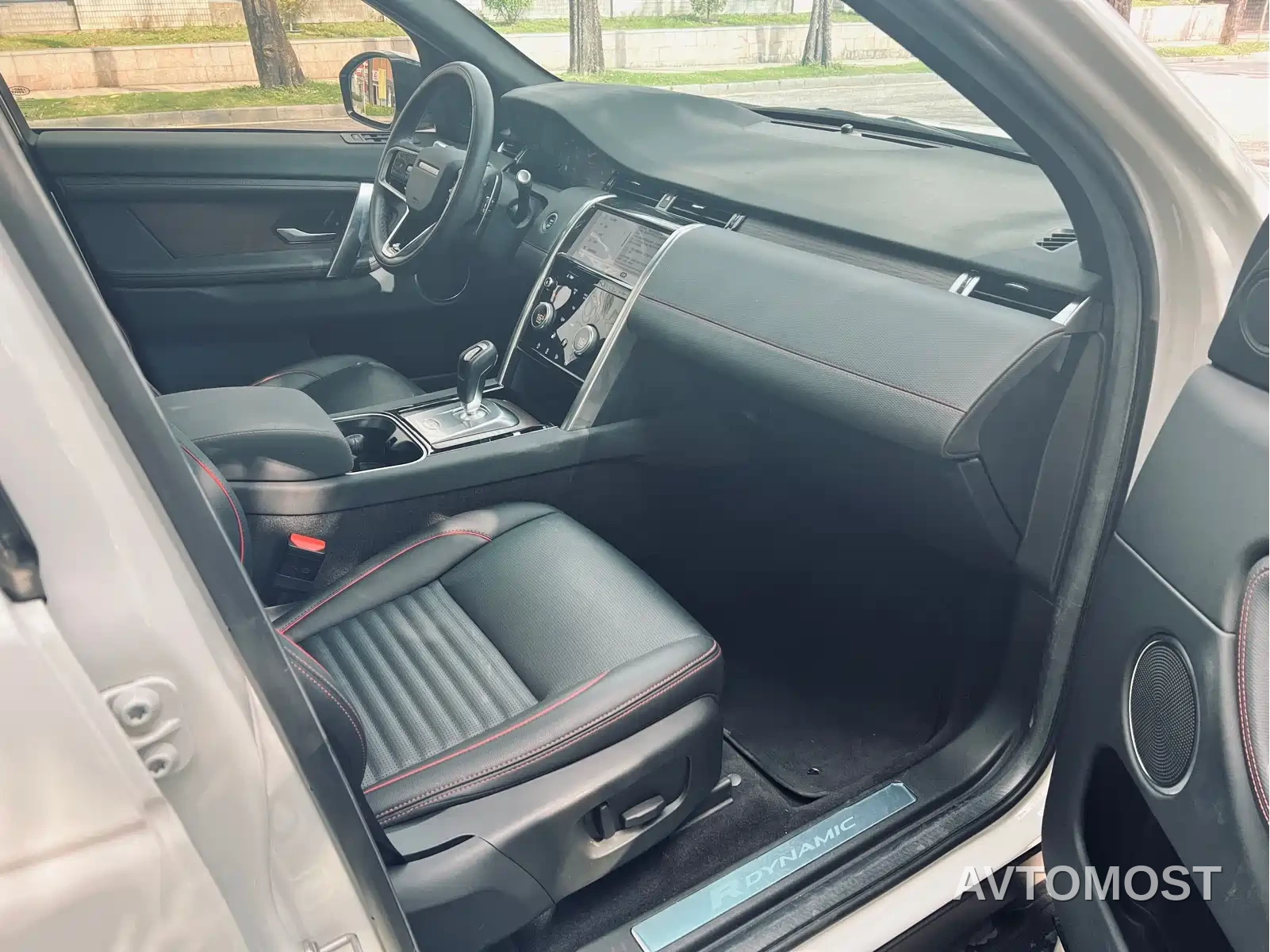 Land Rover Discovery Sport PHEV 2022 Facelift P300e Plug-in Hybrid — фото 7