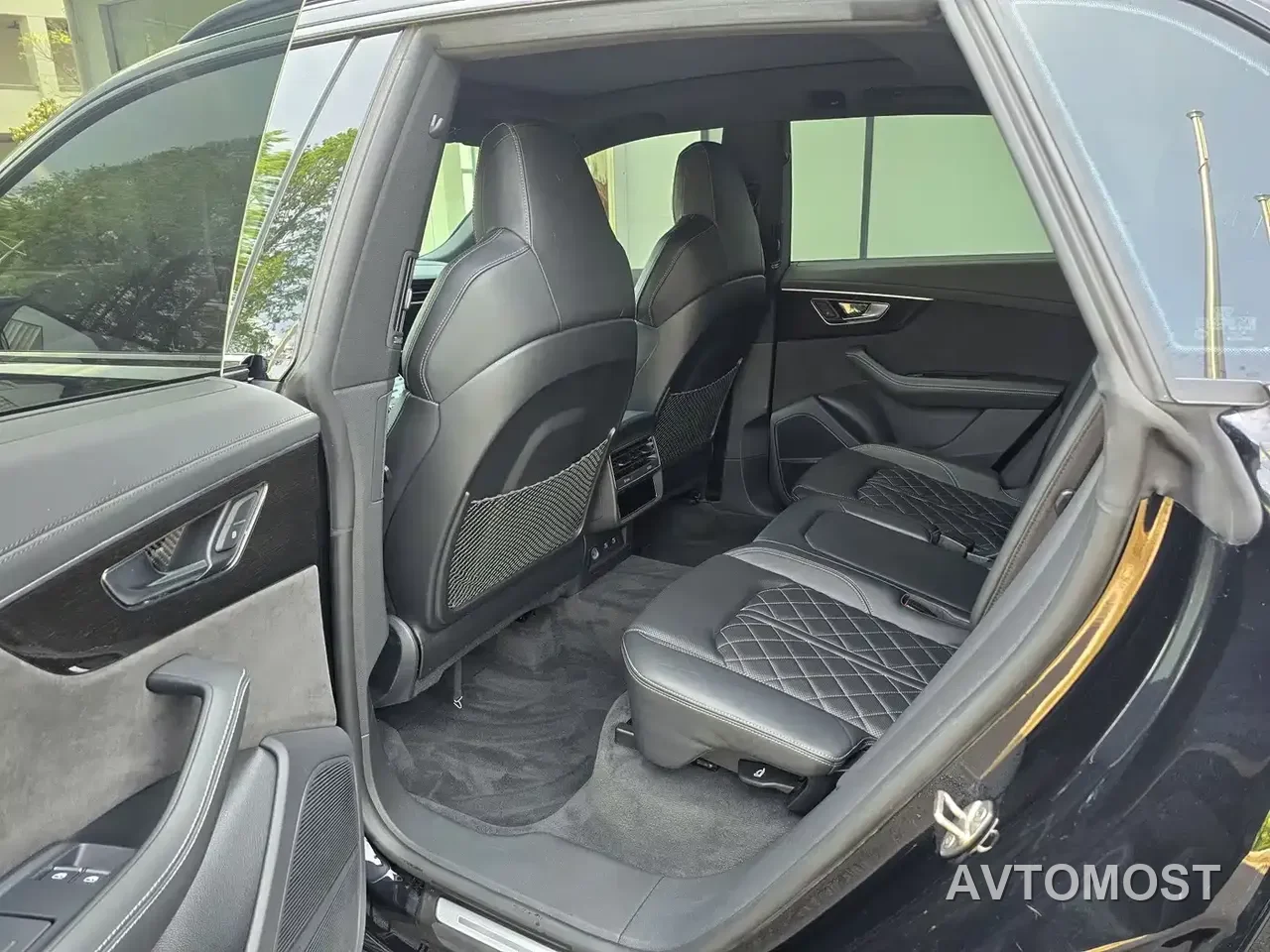 Audi Q8 2021 Model 55 TFSI Exclusive Dynamic — фото 5