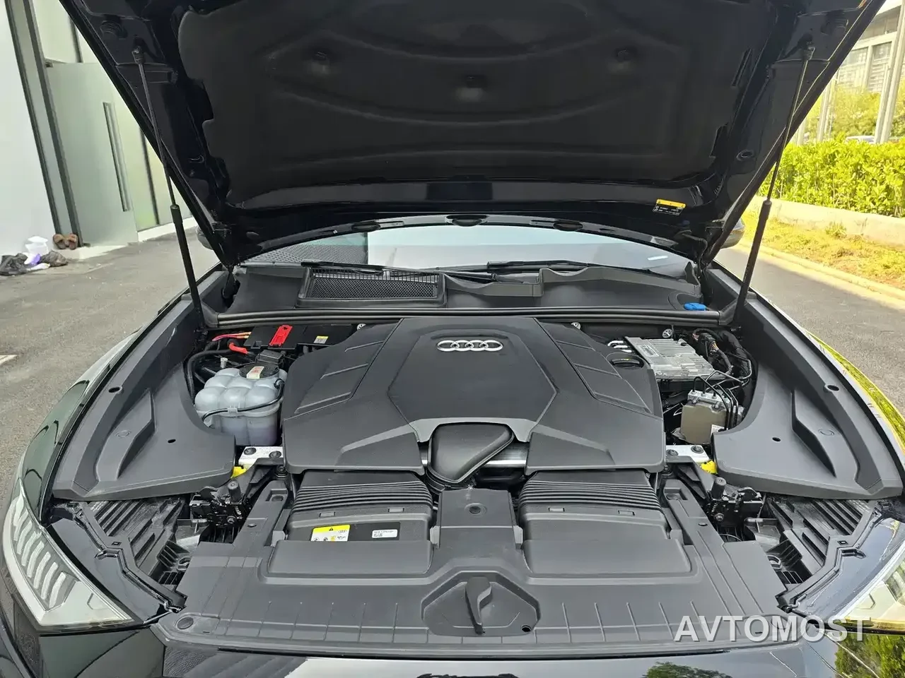 Audi Q8 2021 Model 55 TFSI Exclusive Dynamic — фото 12