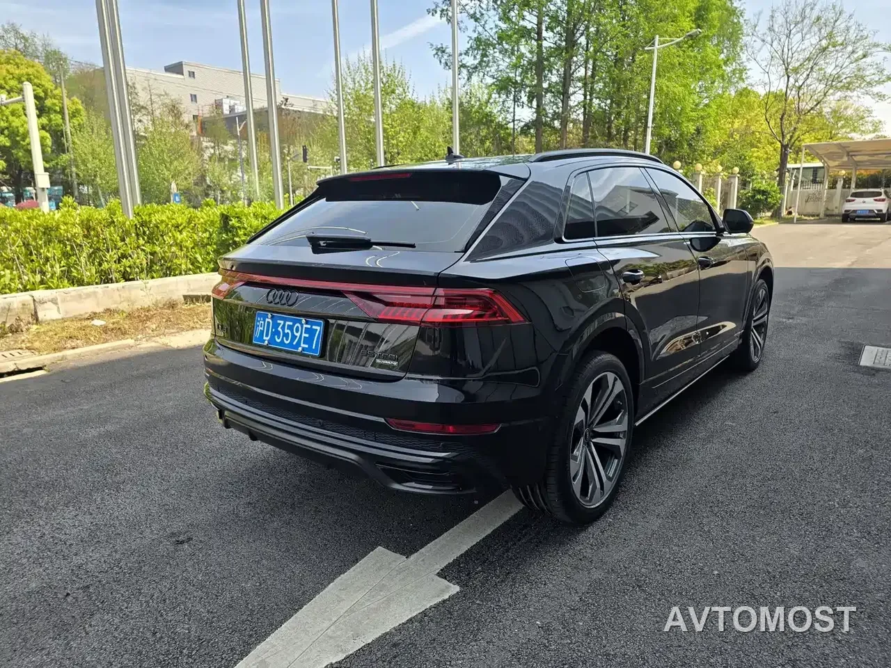 Audi Q8 2021 Model 55 TFSI Exclusive Dynamic — фото 16