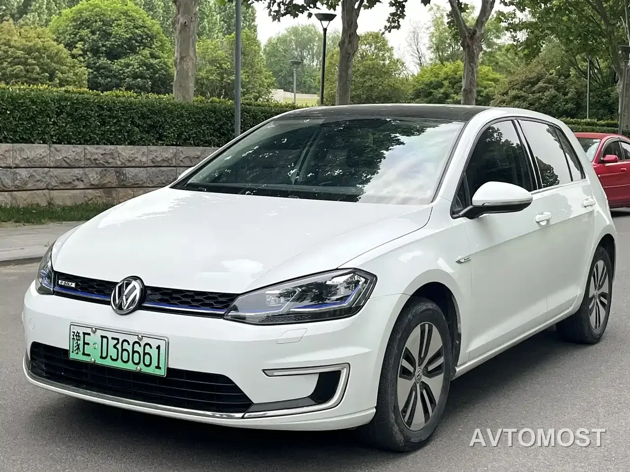 Volkswagen Golf Electric 2020 Chi — фото 5