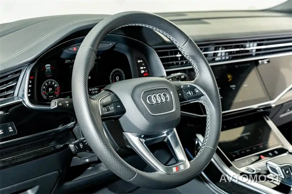 Audi Q8 2022 55 TFSI Exclusive Dynamic — фото 12