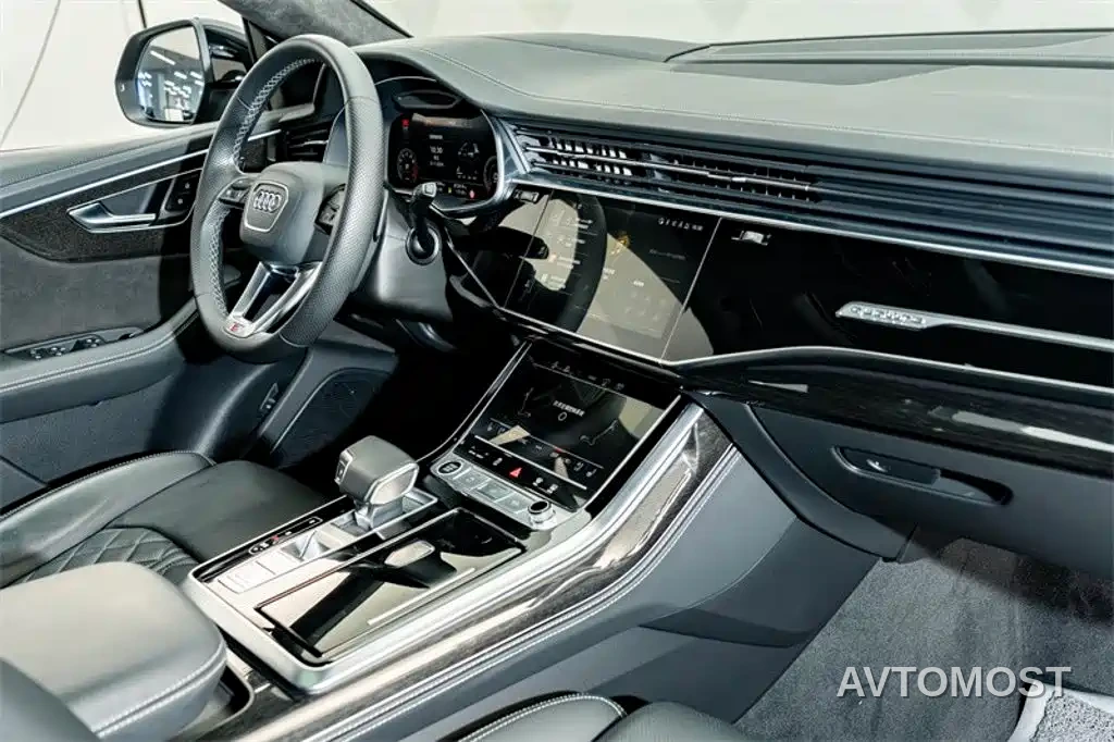 Audi Q8 2022 55 TFSI Exclusive Dynamic — фото 17