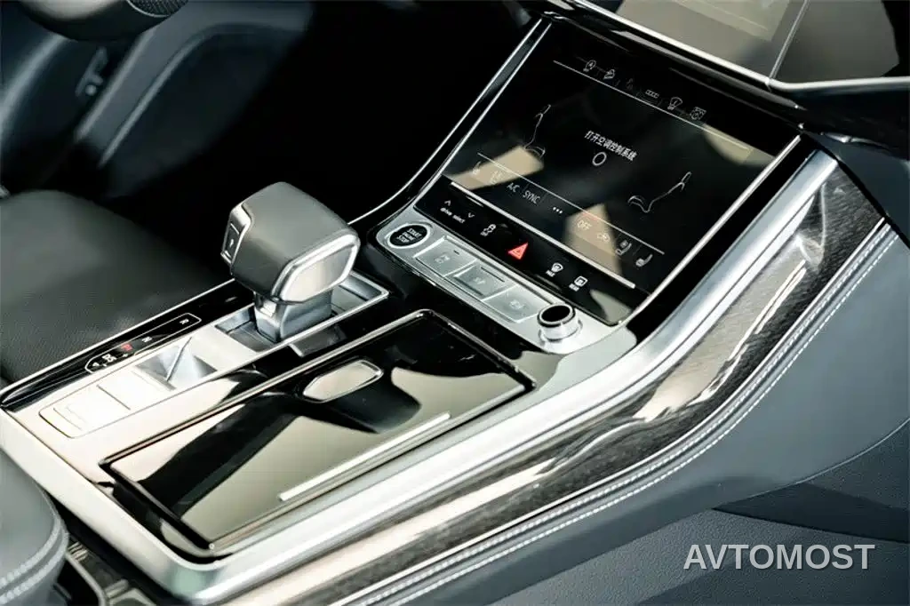 Audi Q8 2022 55 TFSI Exclusive Dynamic — фото 18