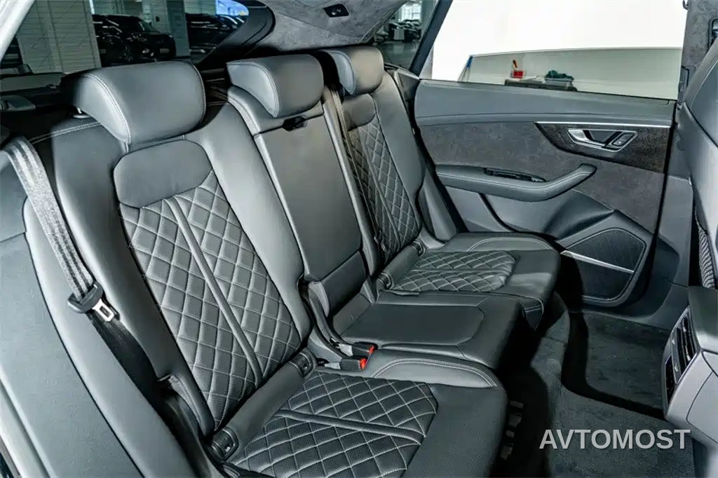 Audi Q8 2022 55 TFSI Exclusive Dynamic — фото 22