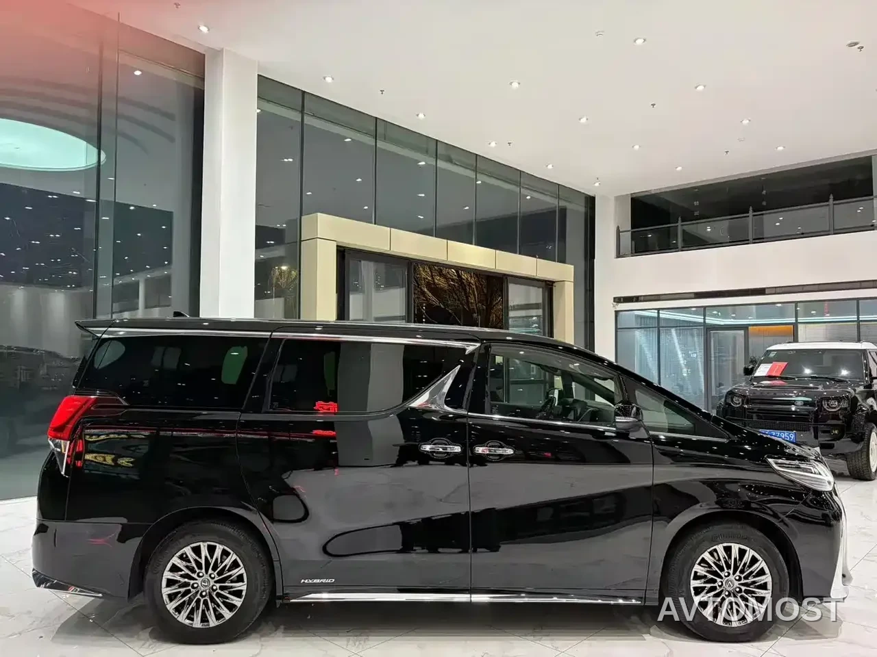 Lexus LM 2020 300h 4-Seat Imperial Edition — фото 5