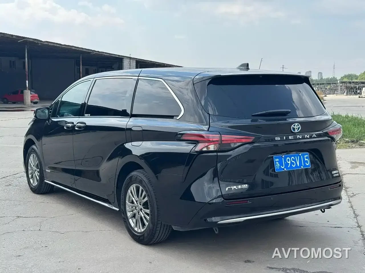 Toyota Sienna 2021 2.5L Hybrid Premium Edition — фото 6