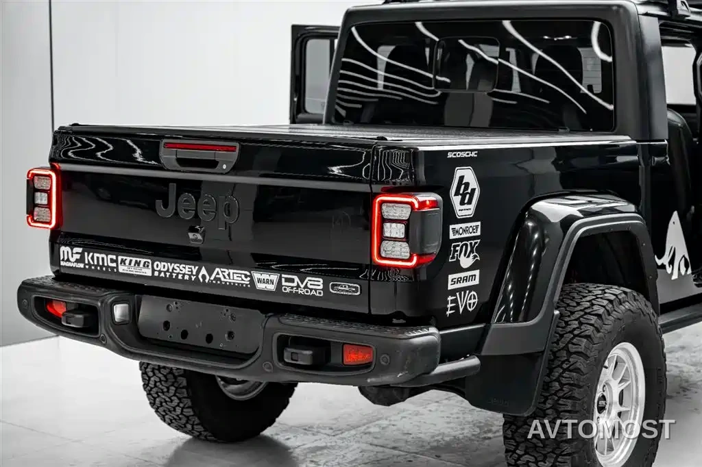 Jeep Gladiator 2022 3.6L Pioneer Edition — фото 12