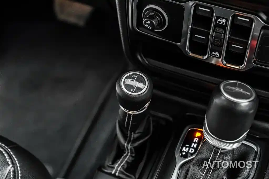 Jeep Gladiator 2022 3.6L Pioneer Edition — фото 19