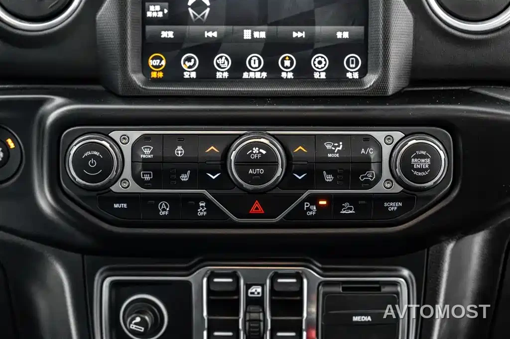 Jeep Gladiator 2022 3.6L Pioneer Edition — фото 21