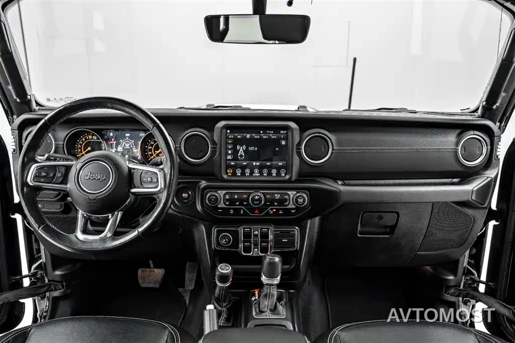Jeep Gladiator 2022 3.6L Pioneer Edition — фото 23