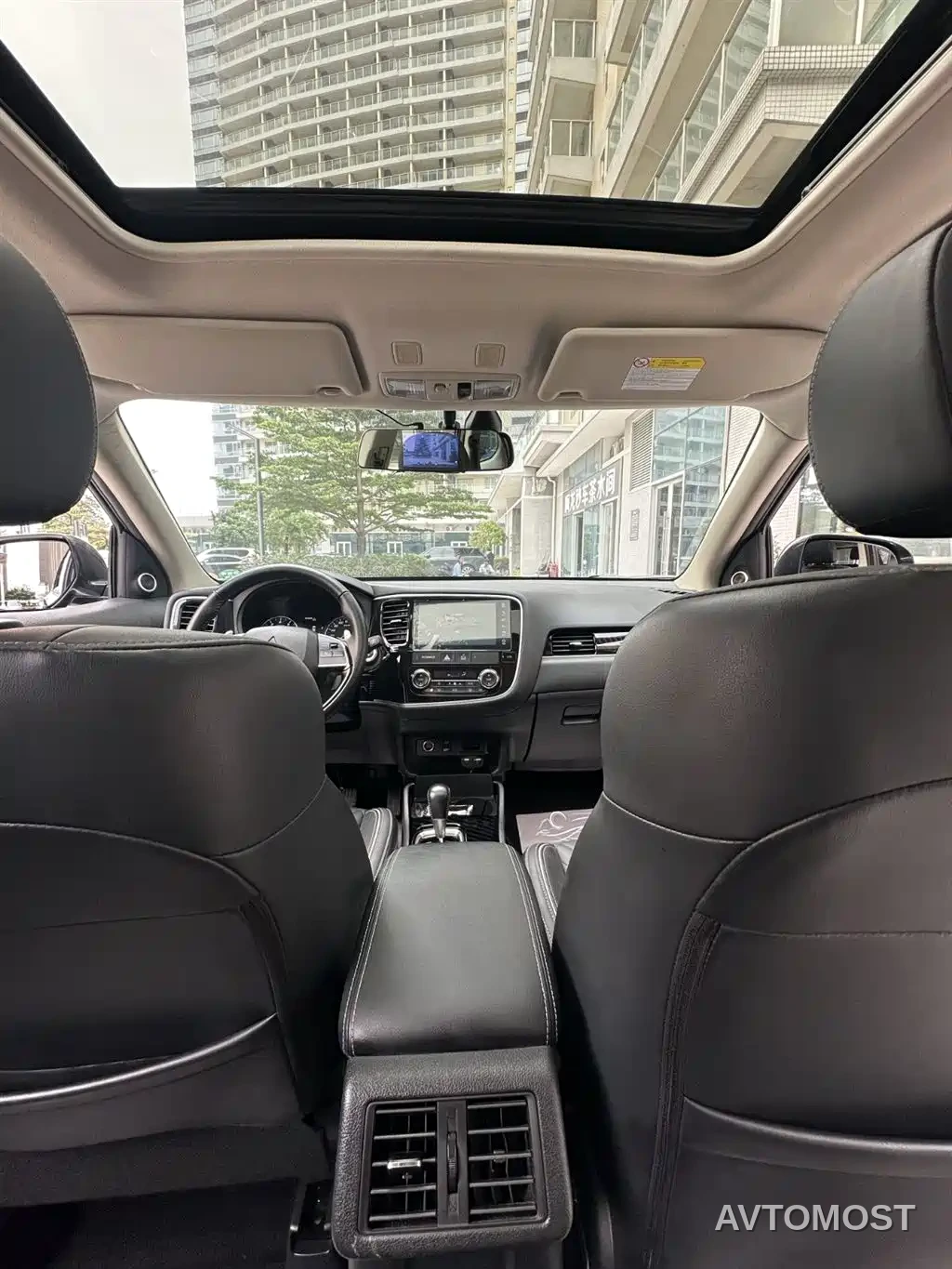 Mitsubishi Outlander 2021 2.4L 4WD Deluxe Edition 7-Seater — фото 21