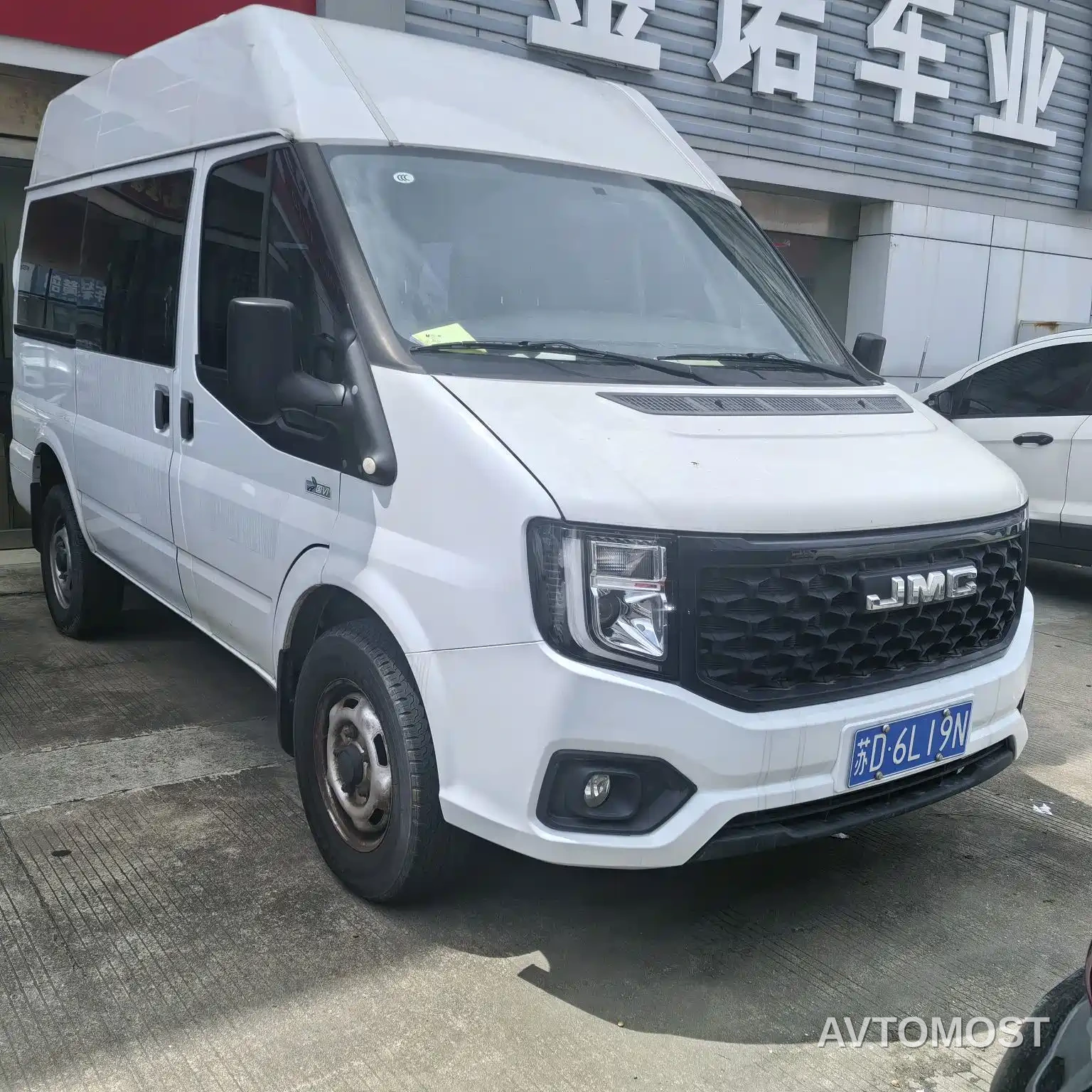 Jiangling JMC Fushun 2023 Model 2.0T Manual Short Wheelbase Medium Roof Commercial Multi-purpose Vehicle 5-seater — фото 2