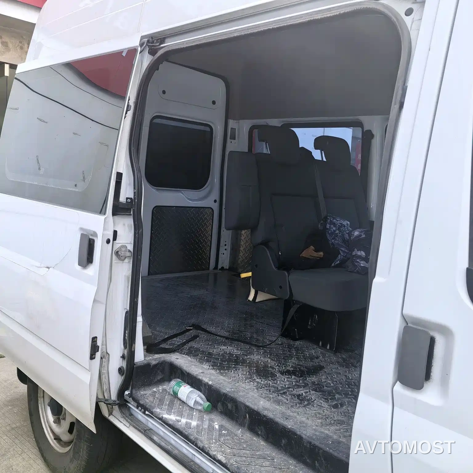 Jiangling JMC Fushun 2023 Model 2.0T Manual Short Wheelbase Medium Roof Commercial Multi-purpose Vehicle 5-seater — фото 5