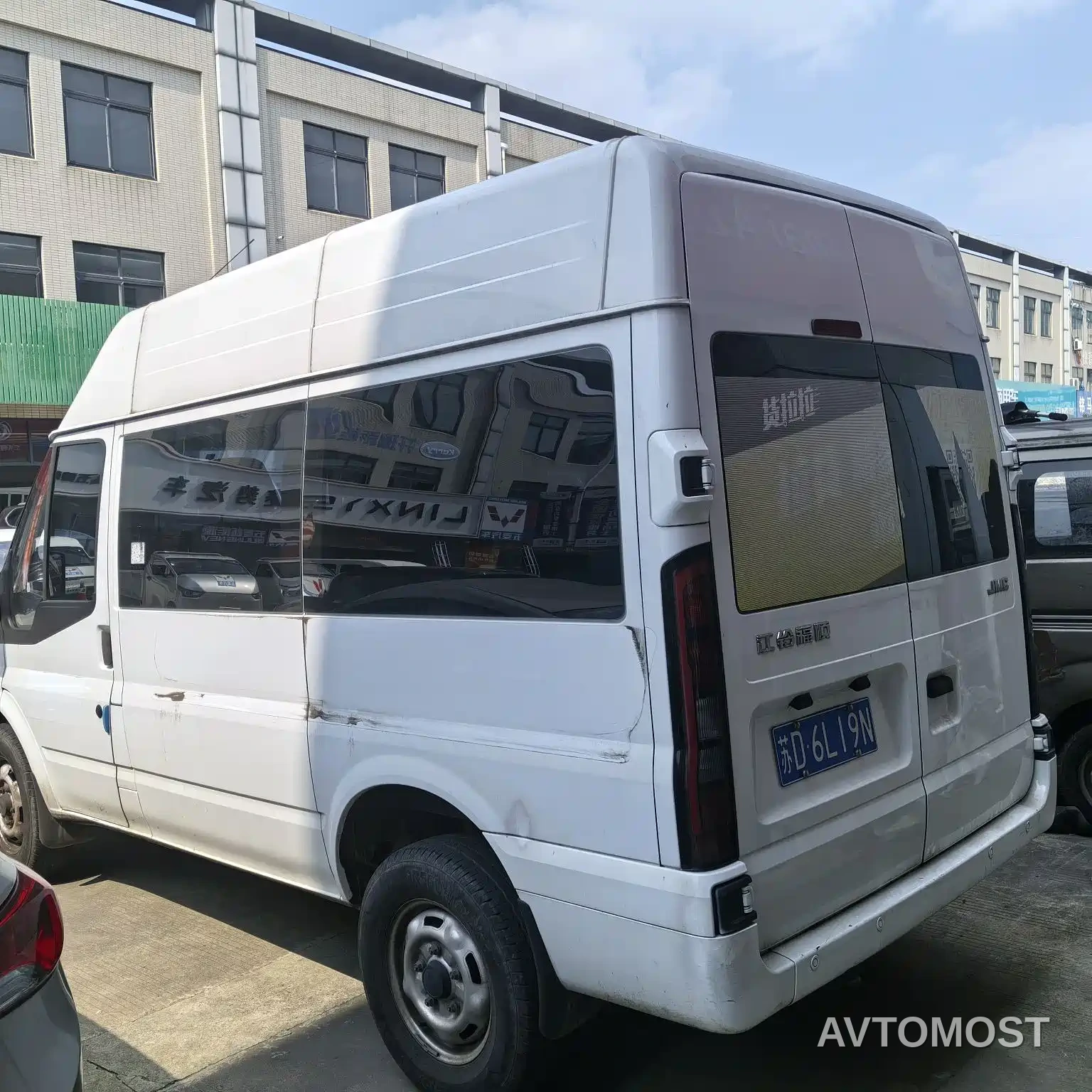 Jiangling JMC Fushun 2023 Model 2.0T Manual Short Wheelbase Medium Roof Commercial Multi-purpose Vehicle 5-seater — фото 8
