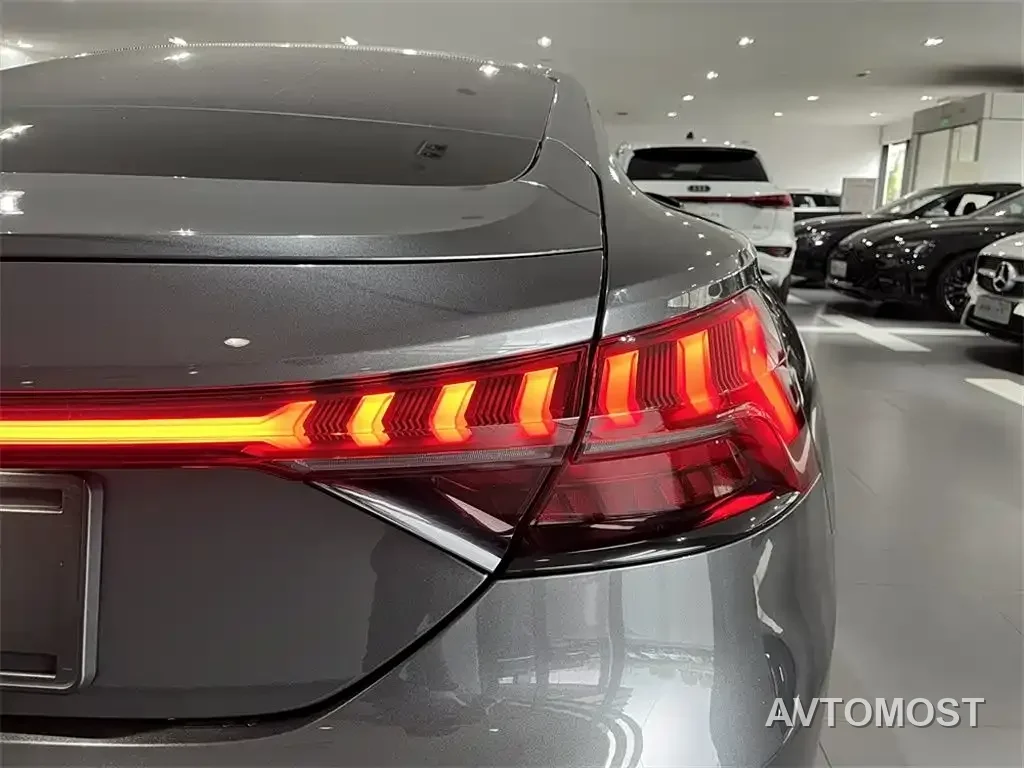 Audi e-tron GT 2023 Base Model — фото 12