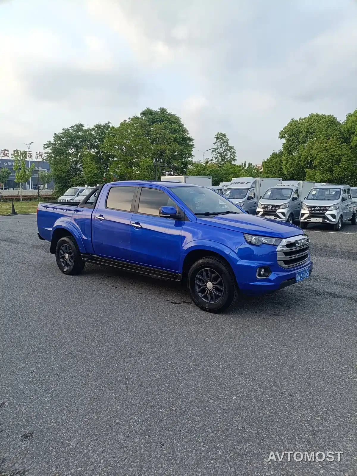 Jiangling Yuhu 7 2023 2.0T Automatic Diesel 2WD Comfort Long Wheelbase — фото 3