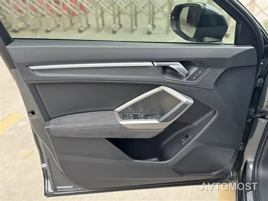 Audi Q3 2022 45 TFSI quattro Fashion Dynamic — фото 13
